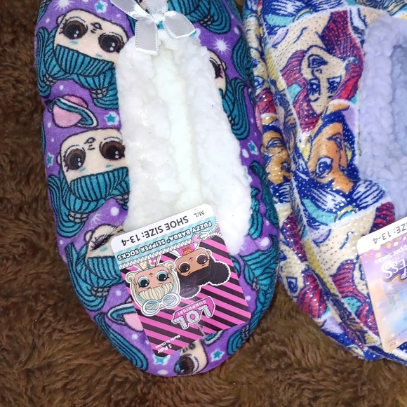 Fuzzy slipper socks lot - Picture 5 of 8